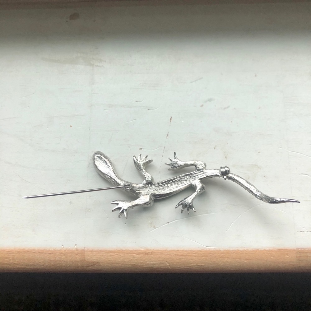 Vintage crystal lizard pin - Picture 6 of 12